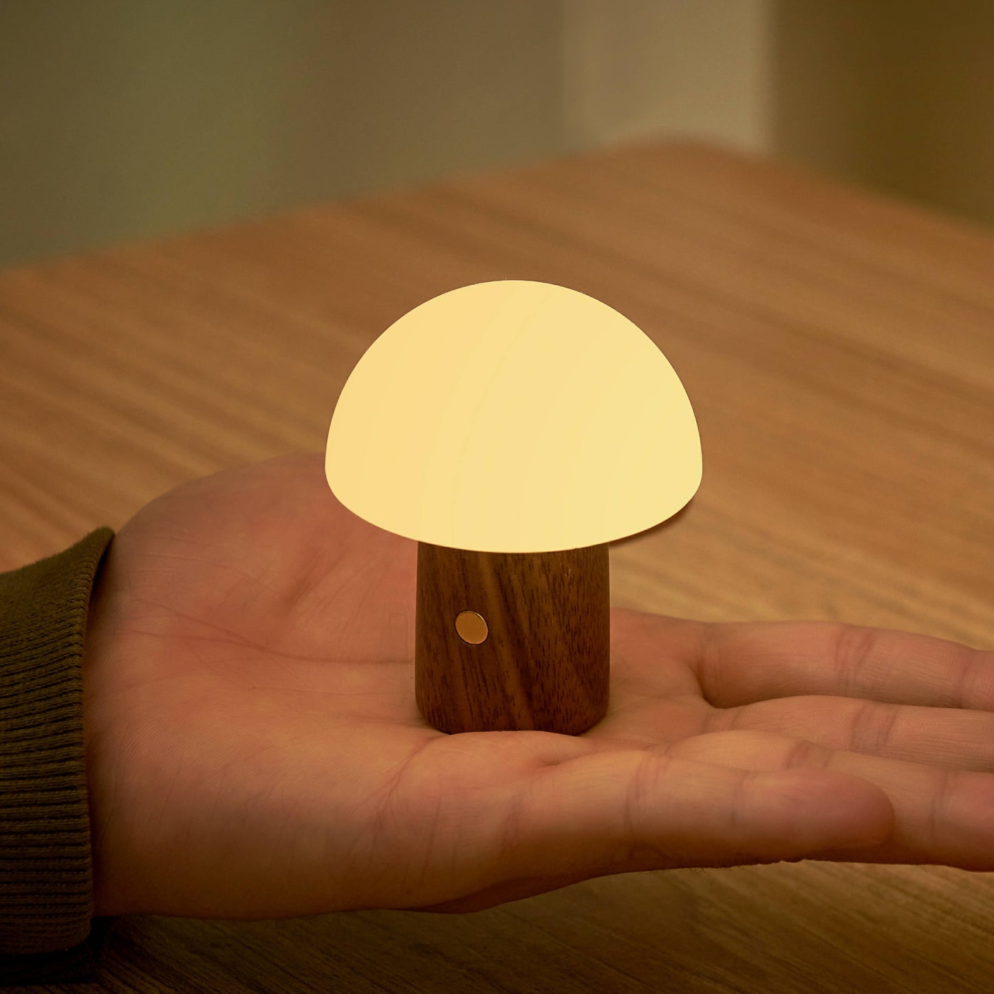 Alice Mushroom Lamp (Super Mini Size): Super Mini /Walnut