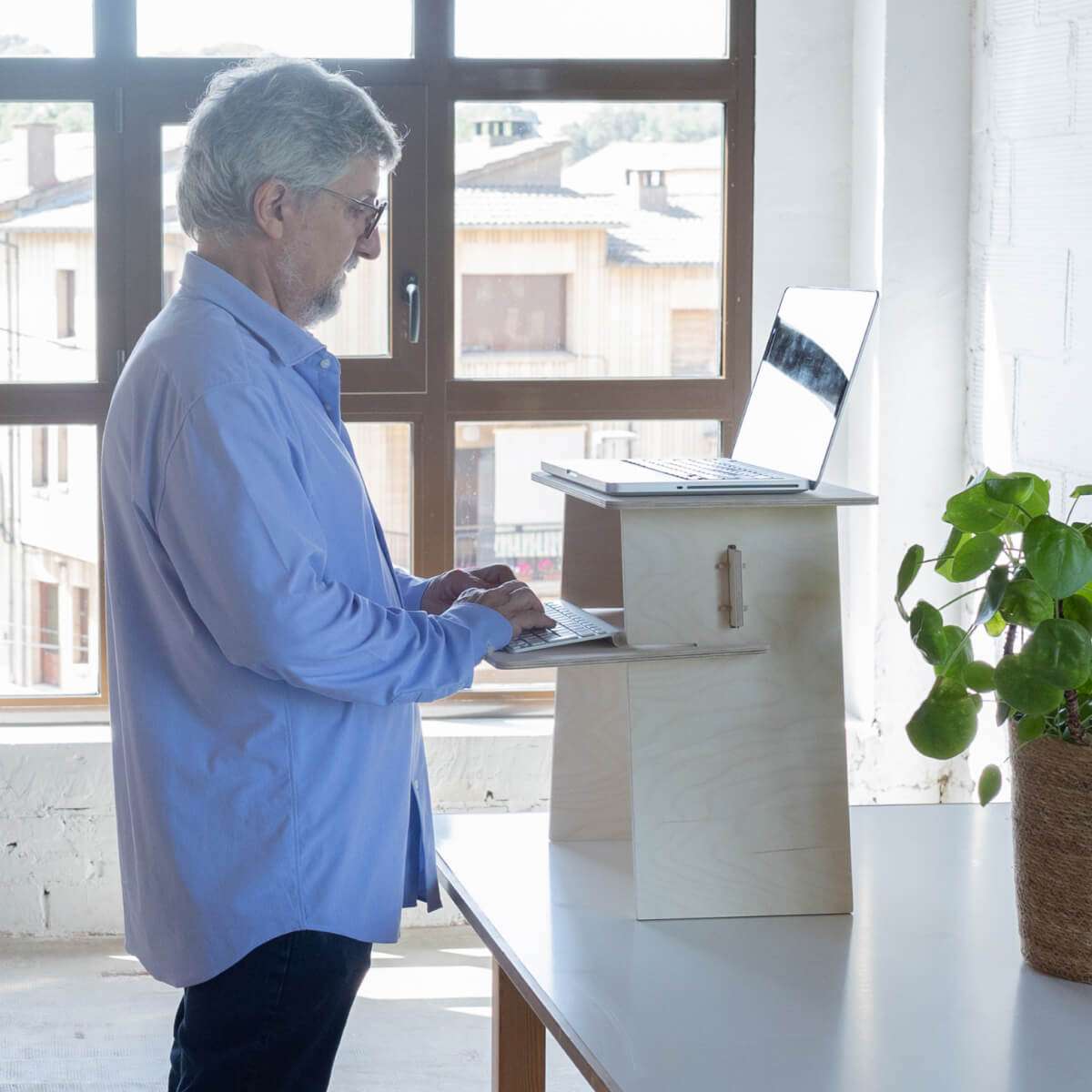 Ply Standing Desk Stool L'ESCAMBELL