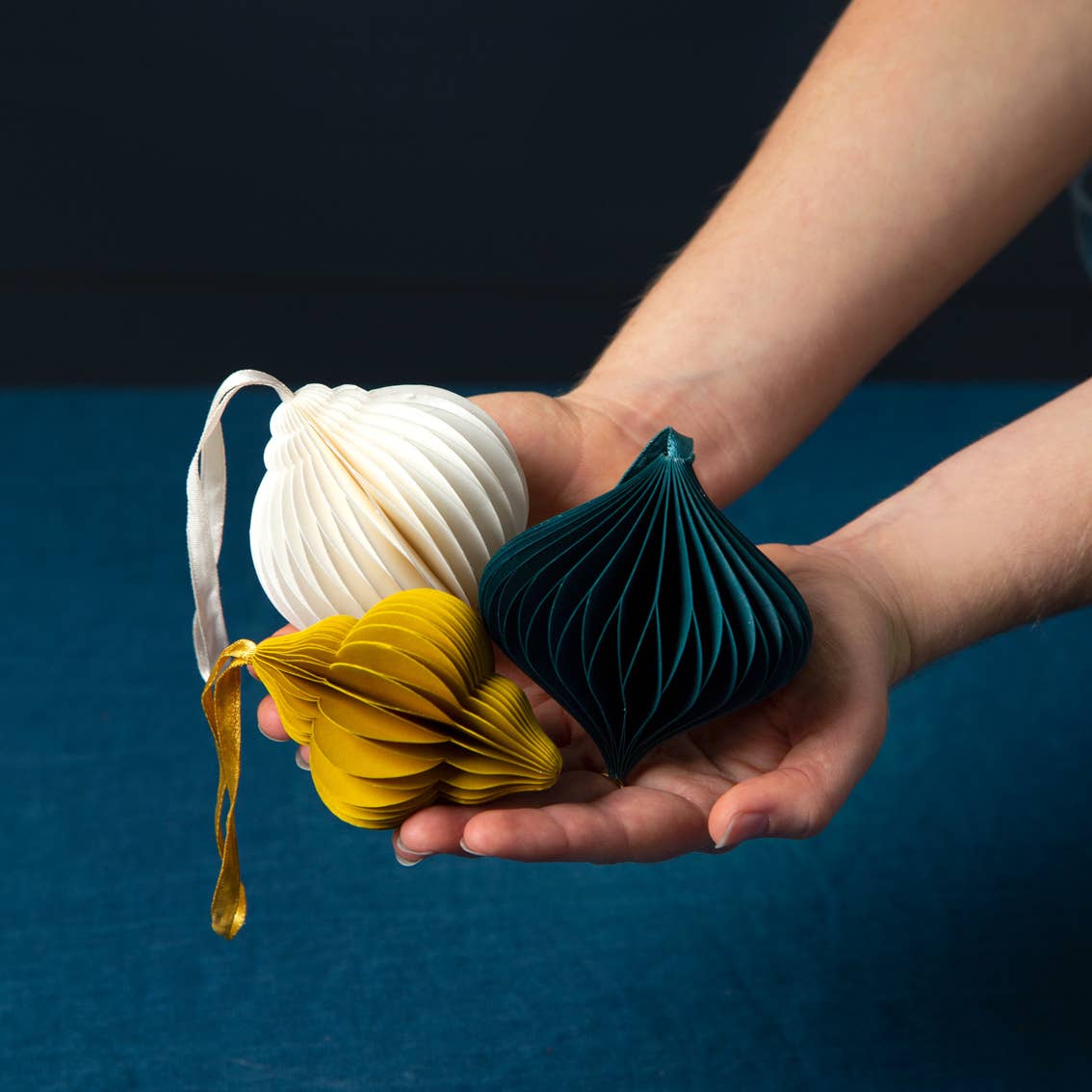 Talking Tables UK - Honeycomb Christmas Baubles Decorations | 3 Pack |