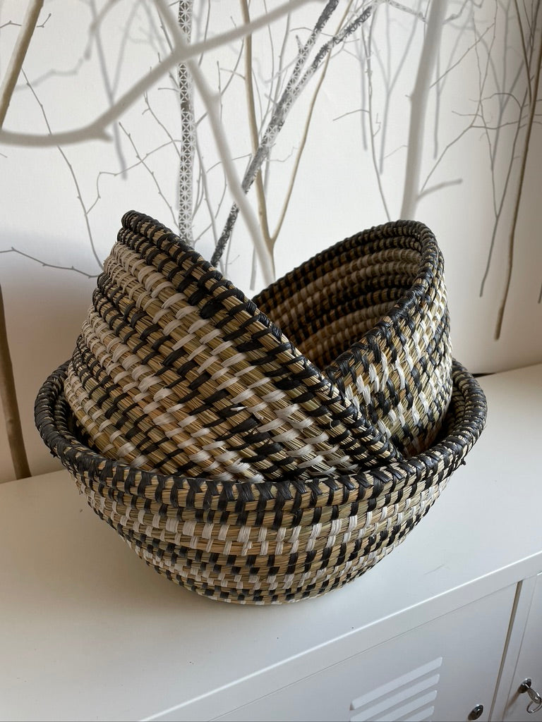 Black and White patterned Seagrass Basket/Bowl Medium